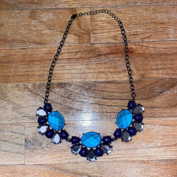 Beautiful rhinestone necklace by CC designs - Picture 1 of 3